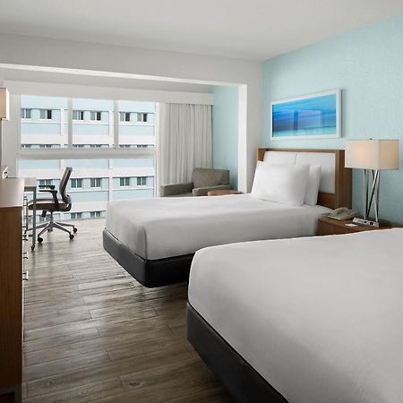 Courtyard By Marriott Nassau Downtown/Junkanoo Beach Bagian luar foto