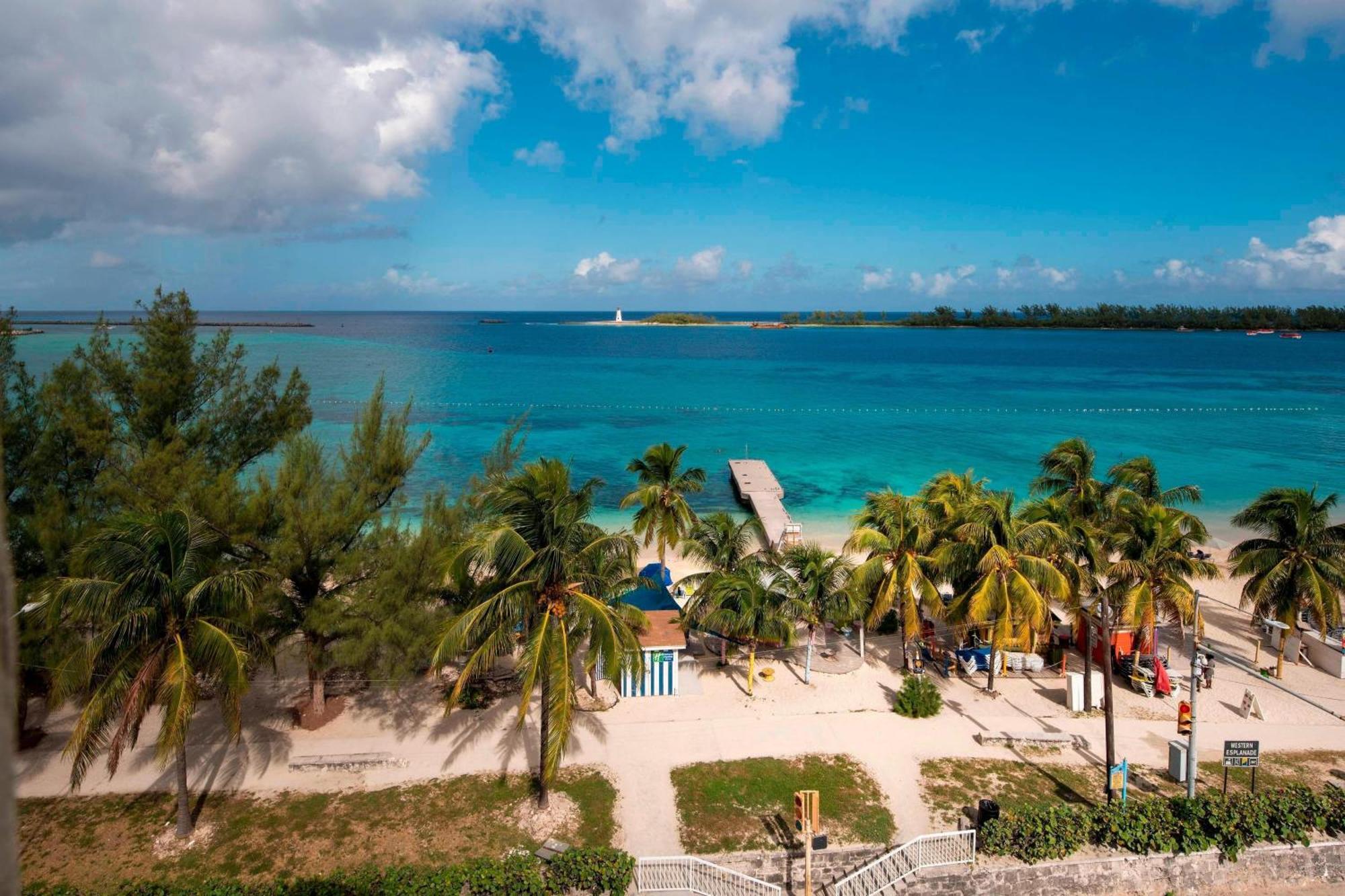 Courtyard By Marriott Nassau Downtown/Junkanoo Beach Bagian luar foto