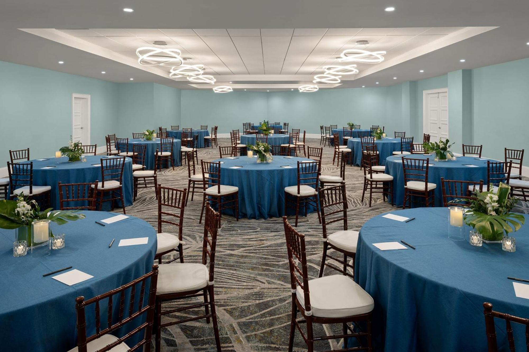 Courtyard By Marriott Nassau Downtown/Junkanoo Beach Bagian luar foto