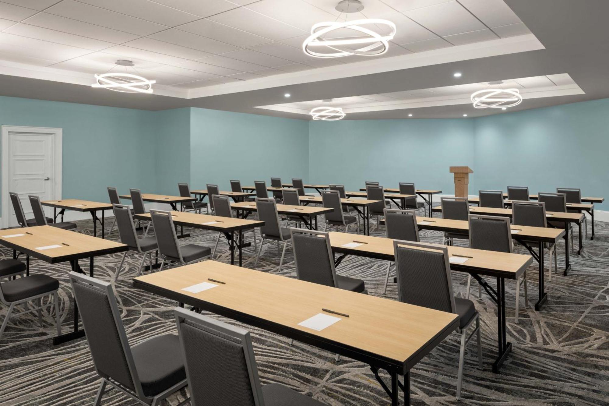 Courtyard By Marriott Nassau Downtown/Junkanoo Beach Bagian luar foto