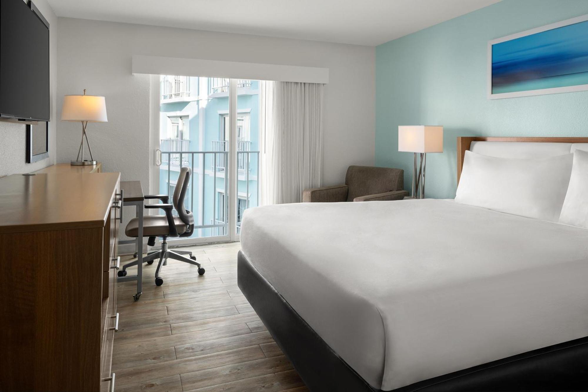 Courtyard By Marriott Nassau Downtown/Junkanoo Beach Bagian luar foto