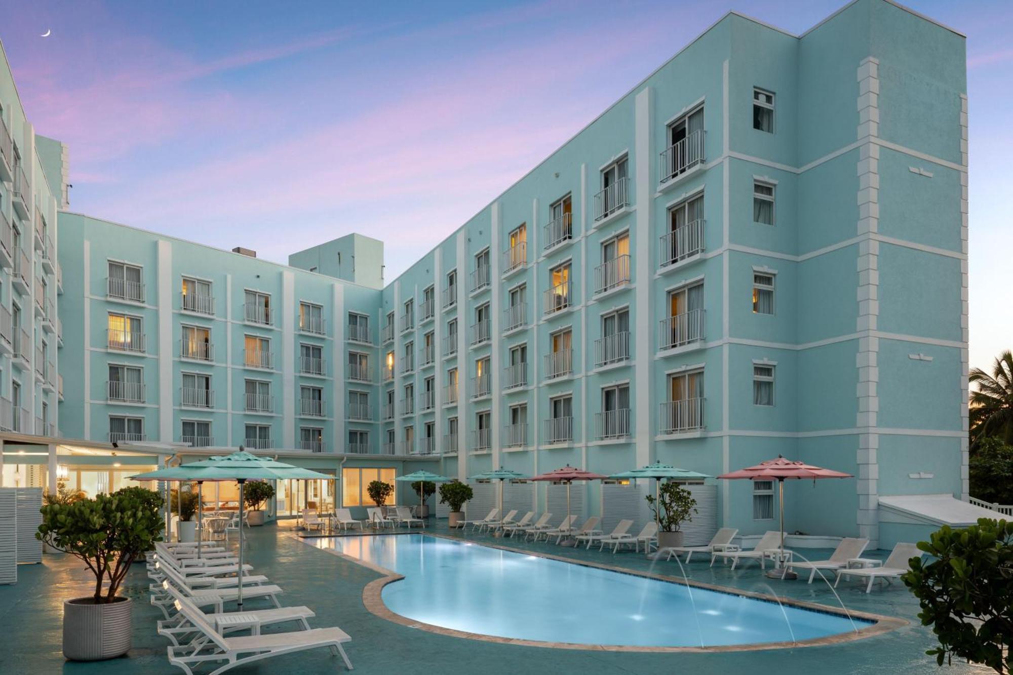 Courtyard By Marriott Nassau Downtown/Junkanoo Beach Bagian luar foto