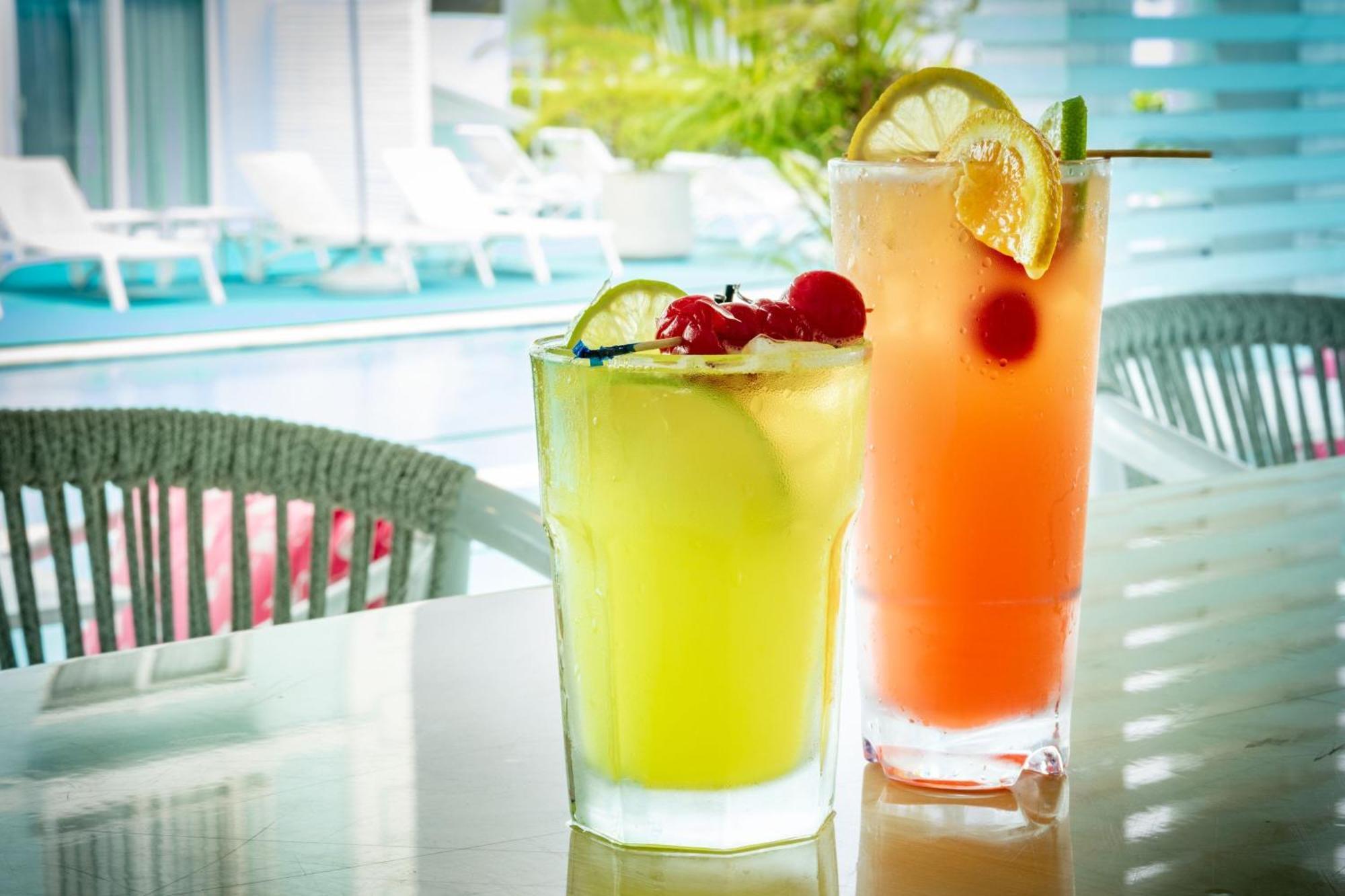 Courtyard By Marriott Nassau Downtown/Junkanoo Beach Bagian luar foto