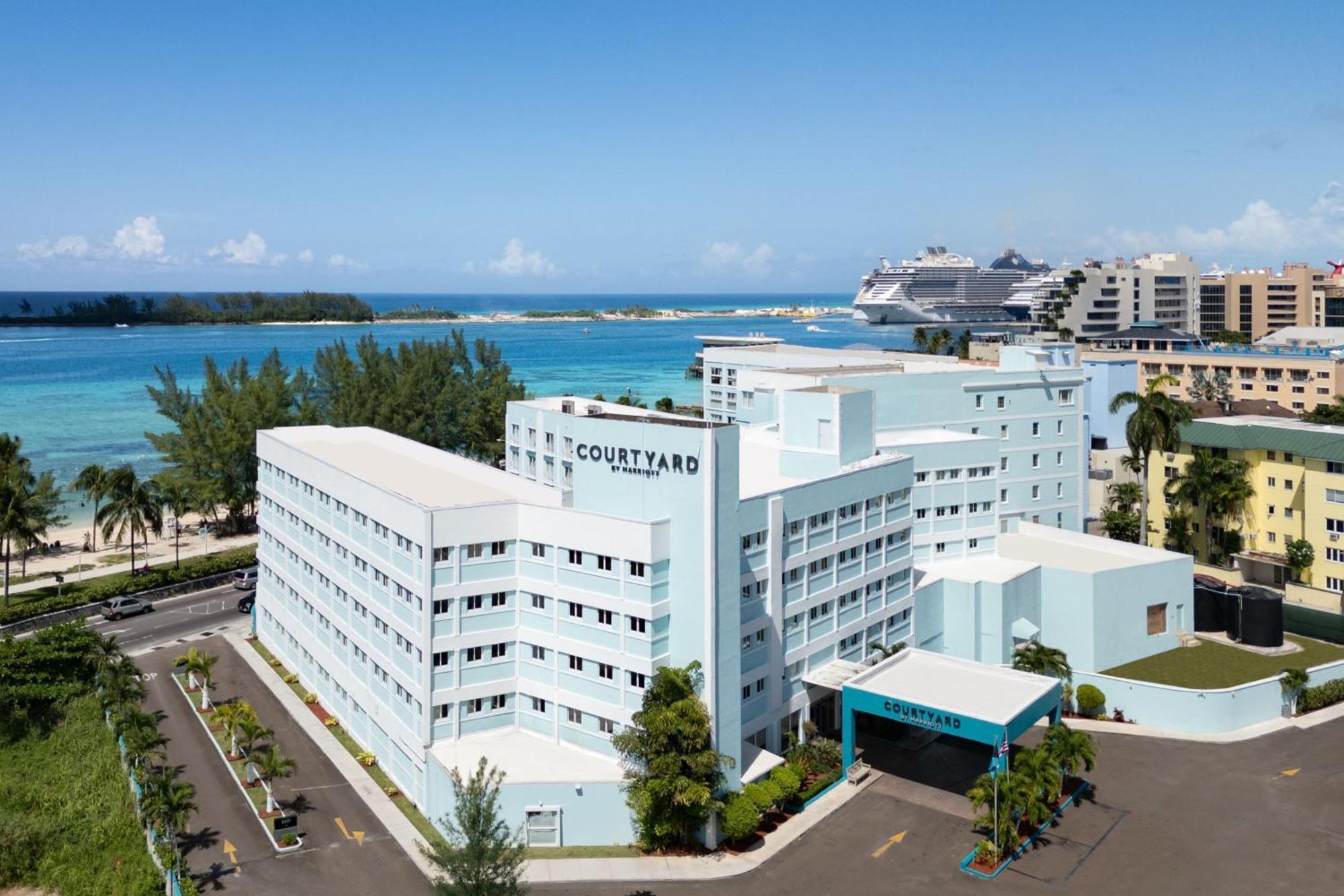 Courtyard By Marriott Nassau Downtown/Junkanoo Beach Bagian luar foto