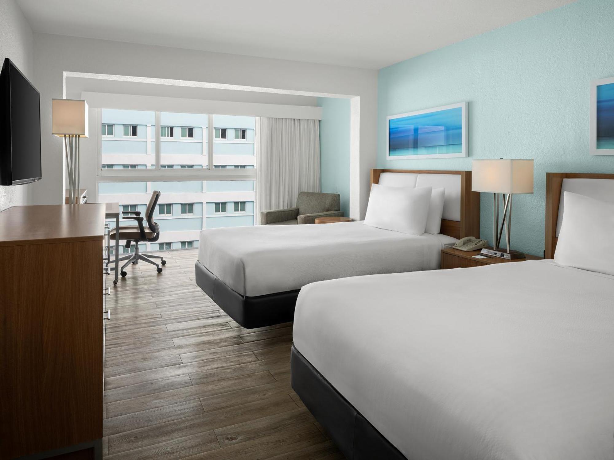 Courtyard By Marriott Nassau Downtown/Junkanoo Beach Bagian luar foto